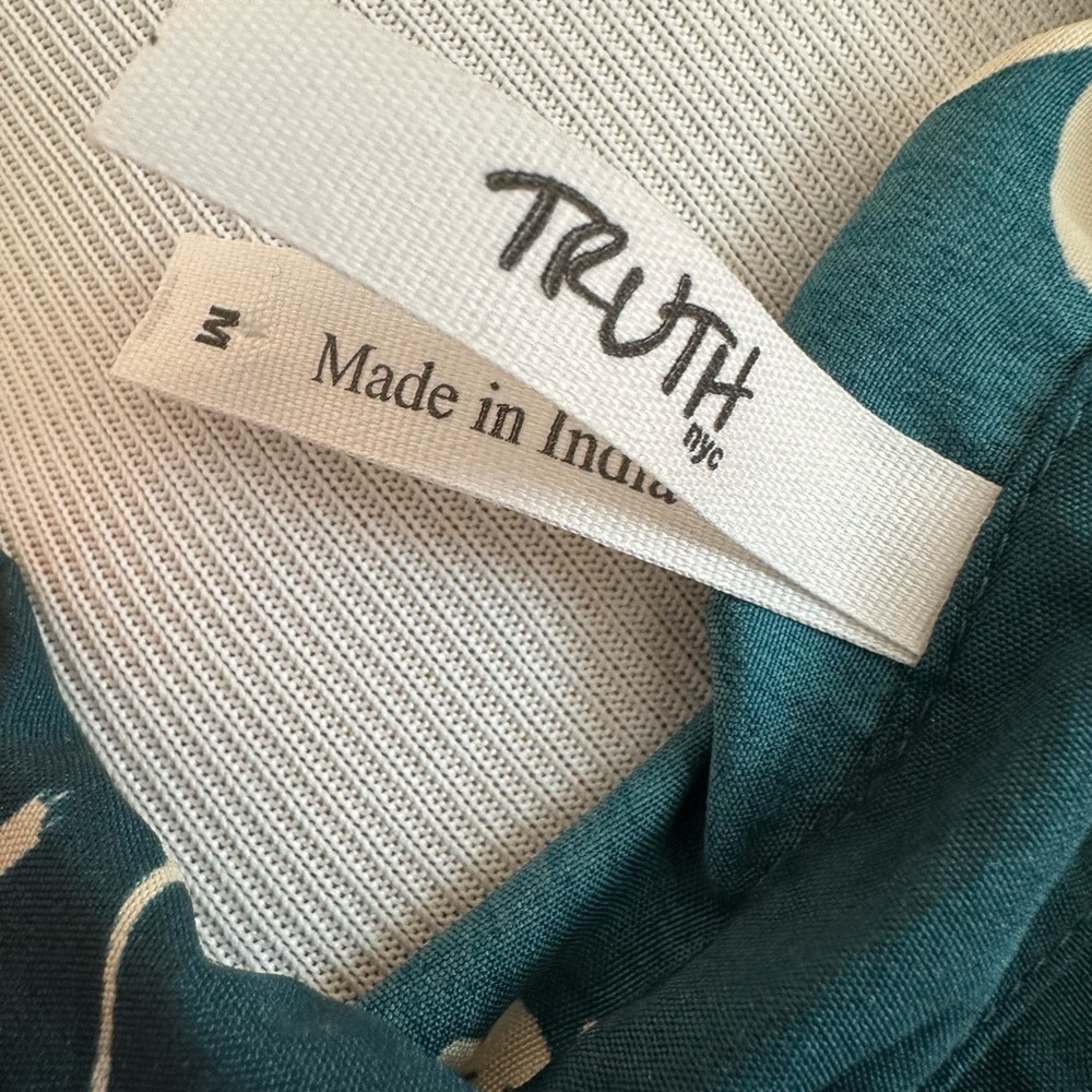Truth White and Green Asymmetrical Peplum Blouse - Picture 4 of 4